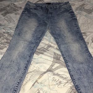 High waisted jeans